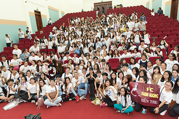 pham-huong-la-thanh-xuan-cua-gioi-tre