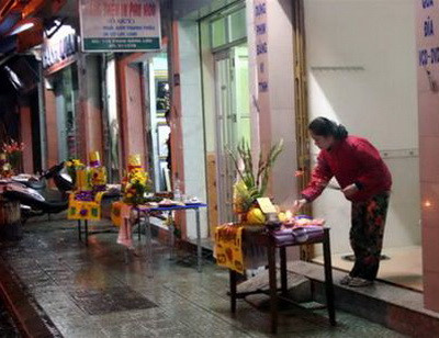 tet-mau-tuat-2018-van-khan-cung-giao-thua-chuan-va-linh-thieng-nhat