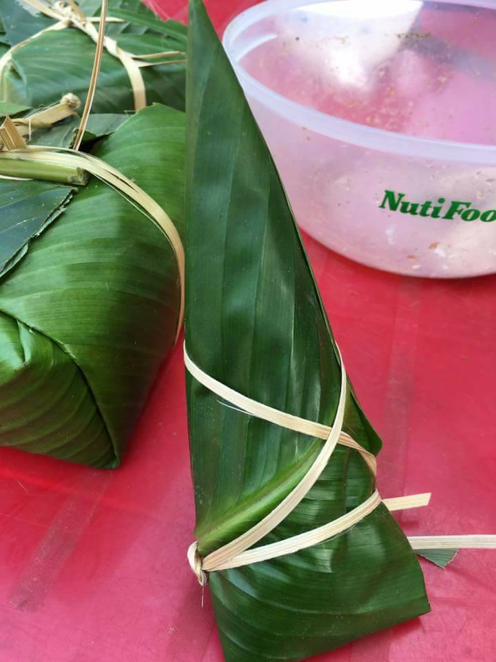 1001-kieu-khoe-banh-chung-cua-cu-dan-mang-va-cai-ket-bat-ngo