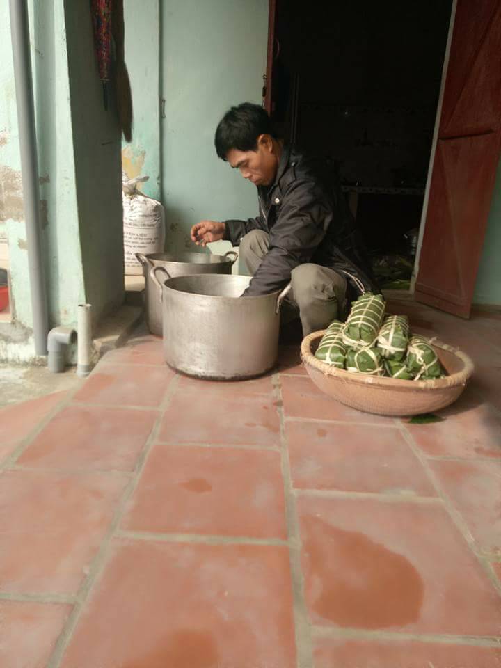 1001-kieu-khoe-banh-chung-cua-cu-dan-mang-va-cai-ket-bat-ngo
