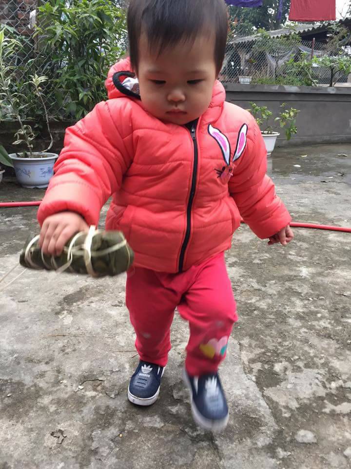1001-kieu-khoe-banh-chung-cua-cu-dan-mang-va-cai-ket-bat-ngo