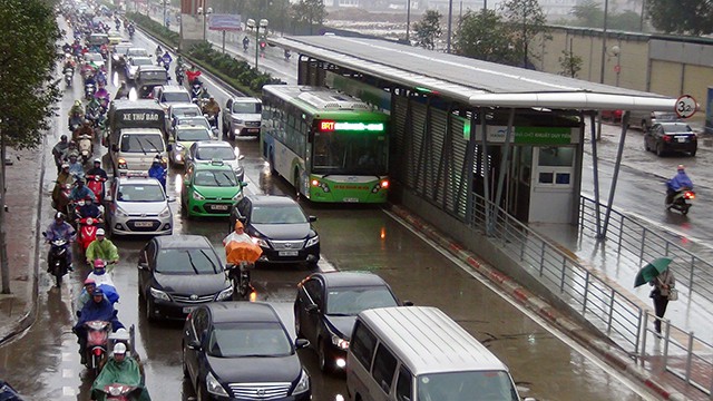 ha-noi-de-xuat-cho-xe-chay-chung-lan-buyt-nhanh-brt