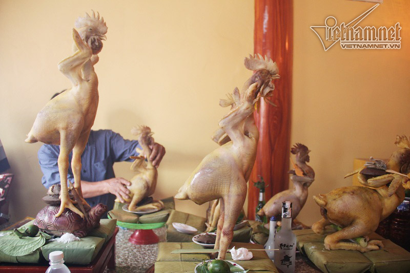 ga-sieu-mau-dung-quy-bay-cuc-doc-trong-mam-co-cung-ram-thang-gieng-o-ha-tinh