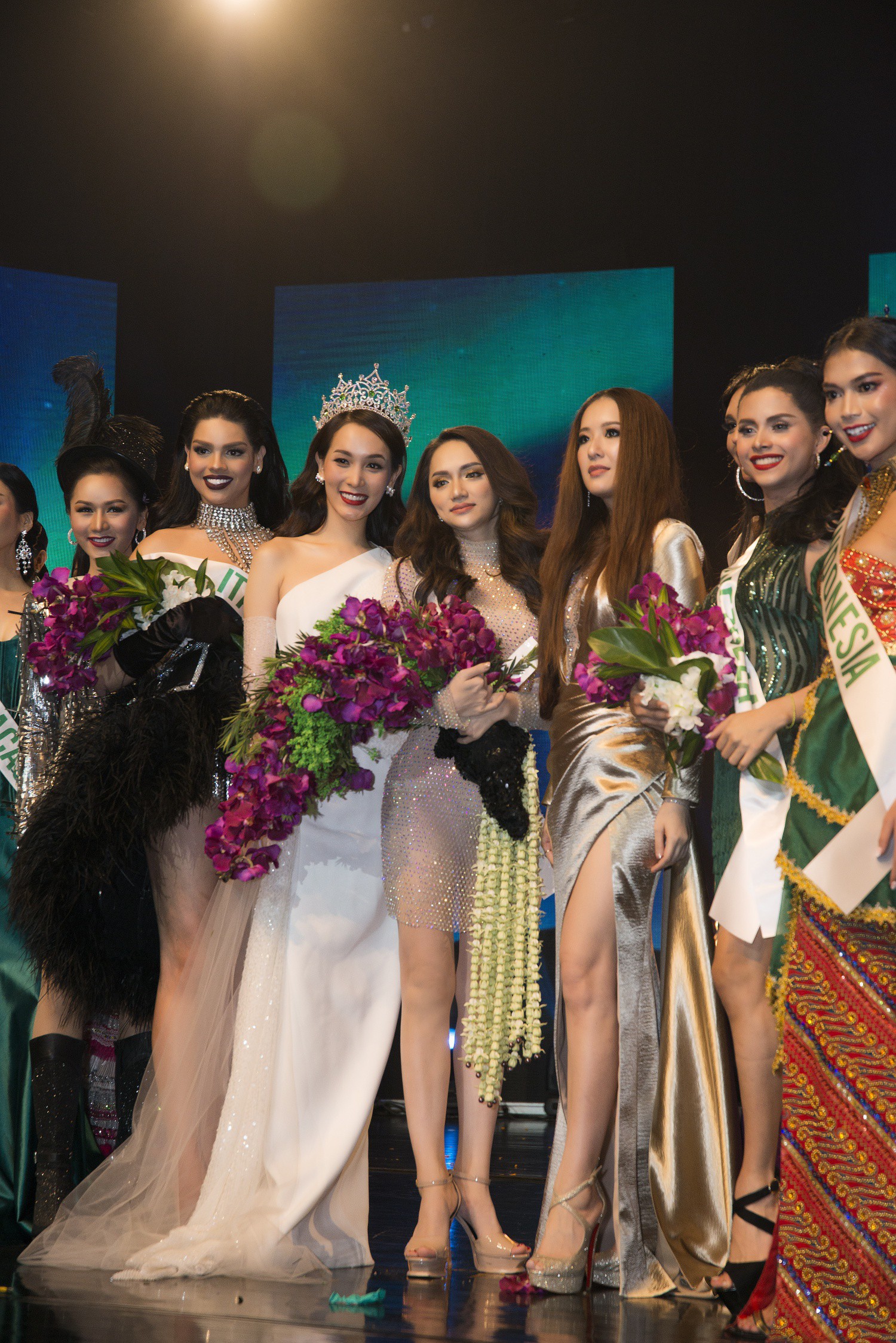 huong-giang-vuot-mat-nhieu-thi-sinh-nang-ky-giat-giai-best-talent-quest