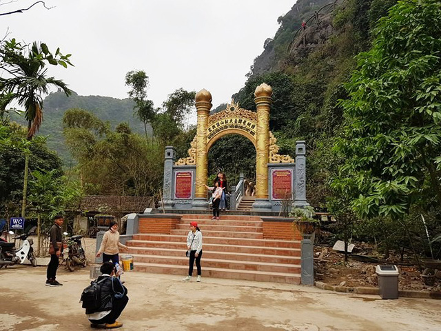 can-canh-cong-trinh-sieu-khung-bat-chap-giay-phep-trong-di-san-trang-an