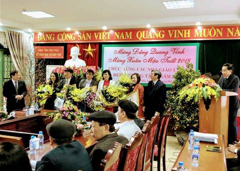 quoc-te-phu-nu-83-ton-vinh-nu-nha-giao-tan-tuy-voi-nghe