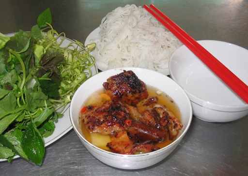 những tiệm b&uacute;n chả nổi tiếng nhất H&agrave; Th&agrave;nh