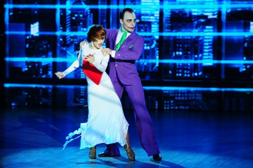 Cặp đ&ocirc;i người Nga Fedor v&agrave; Dina trong vai Joker