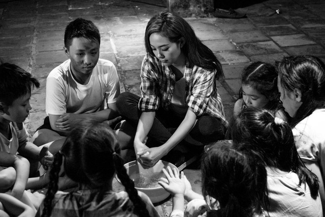 H&igrave;nh ảnh đẹp từ MV của đội Minh Hằng - Phan Hiển