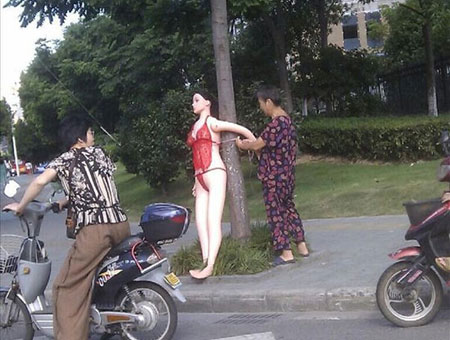 Điều tiết giao th&ocirc;ng c&oacute; lẽ l&agrave; c&ocirc;ng dụng kh&ocirc;ng ai ngờ tới của b&uacute;p b&ecirc; t&igrave;nh dục