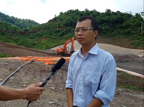 &Ocirc;ng Trần Trung Ch&iacute;nh, gi&aacute;m đốc C&ocirc;ng ty TNHH Đồng An Ph&uacute; trả lời về vụ việc c&aacute; chết h&agrave;ng loạt ở thường nguồn s&ocirc;ng Đ&agrave;