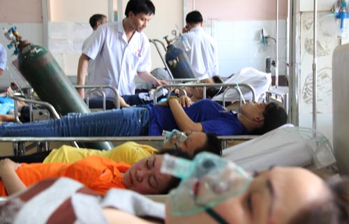 Cấp cứu v&igrave; h&iacute;t phải kh&iacute; sơn
