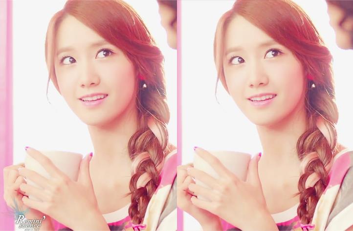 Yoona (SNSD) tạo sự mới lạ bằng việc th&ecirc;m sợi t&oacute;c m&agrave;u s&aacute;ng cho mẫu t&oacute;c tết tạo n&eacute;t dịu d&agrave;ng, nữ t&iacute;nh m&agrave; vẫn mới mẻ