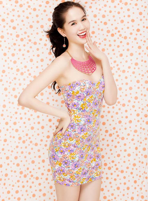 Ngọc Trinh năng động nhưng vẫn kh&ocirc;ng k&eacute;m phần quyến rũ sexy với t&oacute;c đu&ocirc;i ngựa