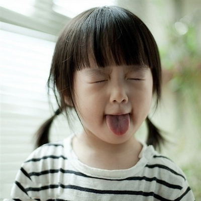 B&eacute; sẽ rất thoải m&aacute;i trong kiểu t&oacute;c tết hai b&ecirc;n 