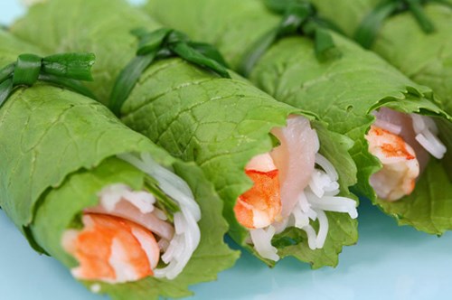 Rau cải cuộn tôm ăn rất ngon, bổ, lạ và không ngán chút nào