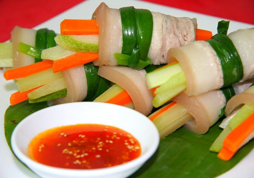 Món thịt ba chỉ cuộn rau củ là món ăn ngon mà chống ngán tốt. 8.	