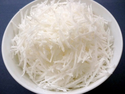 Nguy&ecirc;n liệu l&agrave;m dầu dừa chăm s&oacute;c da cực đơn giản