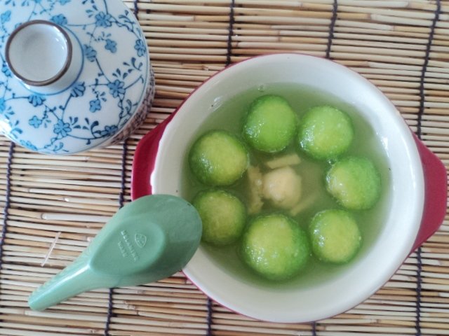 Ch&egrave; đo&agrave;n vi&ecirc;n ấm &aacute;p tết trung thu