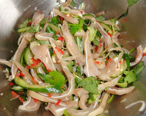 C&aacute;ch l&agrave;m gỏi tai heo dưa leo ngon gi&ograve;n, hấp dẫn - ảnh 2