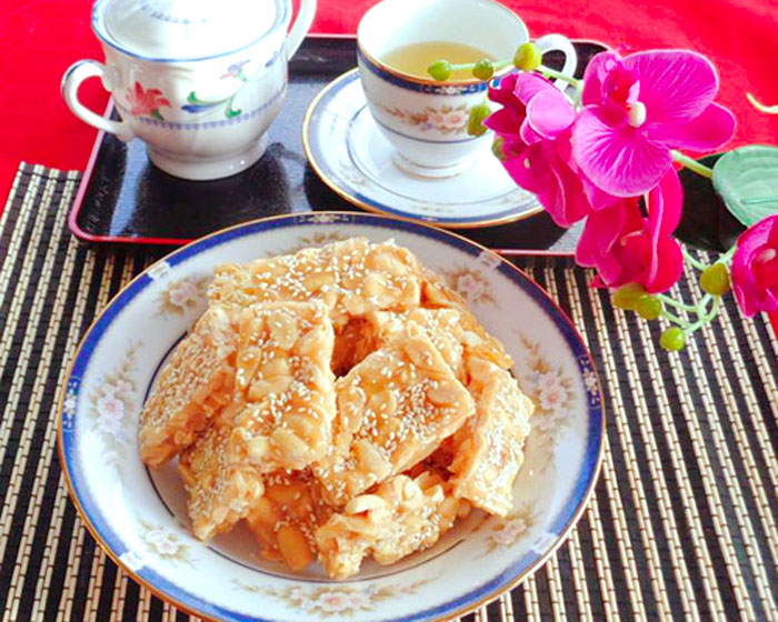 c&aacute;ch l&agrave;m kẹo lạc gi&ograve;n tan đ&oacute;n trăng rằm