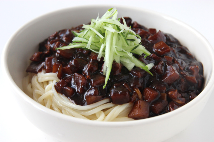 C&aacute;ch l&agrave;m m&igrave; tương đen H&agrave;n Quốc cực thơm ngon, hấp dẫn