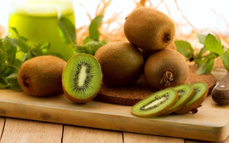 Chọn nguy&ecirc;n liệu l&agrave; kh&acirc;u quan trọng trong c&aacute;ch l&agrave;m mứt kiwi