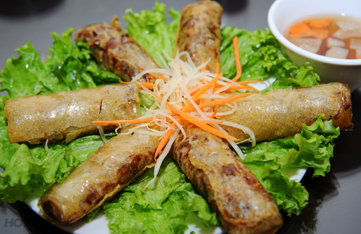 Nem ch&acirc;y rất ph&ugrave; hợp với m&acirc;m cỗ ng&agrave;y rằm
