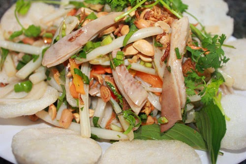 Hương vị gi&ograve;n gi&ograve;n, thơm ngon của m&oacute;n gỏi bao tử lu&ocirc;n hấp dẫn rất nhiều người