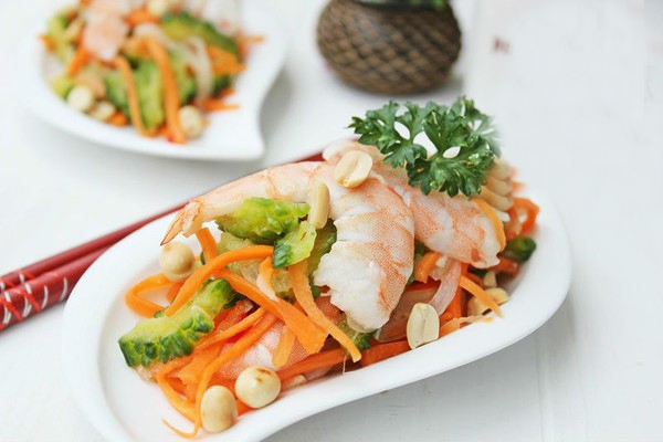 Nộm mướp đắng gi&ograve;n tan, lạ miệng cho bữa cơm gia đ&igrave;nh
