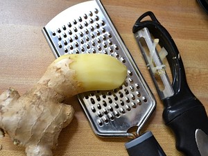 C&aacute;ch l&agrave;m sinh tố dứa sữa chua thơm m&aacute;t giải nhiệt cuối tuần - ảnh 2