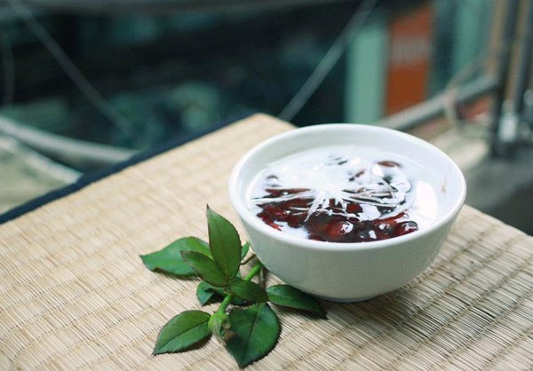 C&aacute;ch l&agrave;m sữa chua đậu đỏ sẽ gi&uacute;p c&aacute;c b&agrave; nội trợ c&oacute; m&oacute;n giải kh&aacute;t thơm ngon gi&uacute;p l&agrave;m đẹp da trong những ng&agrave;y h&egrave;