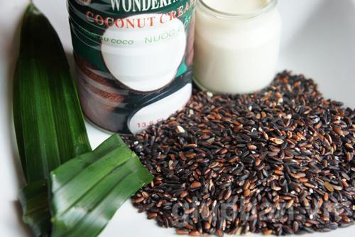 Nguy&ecirc;n liệu l&agrave;m m&oacute;n sữa chua nếp cẩm kh&aacute; đơn giản, kh&ocirc;ng cầu kỳ phức tạp