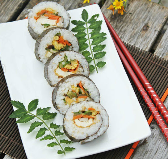 C&aacute;ch l&agrave;m m&oacute;n sushi chay đơn giản đổi vị cho bữa cơm gia đ&igrave;nh