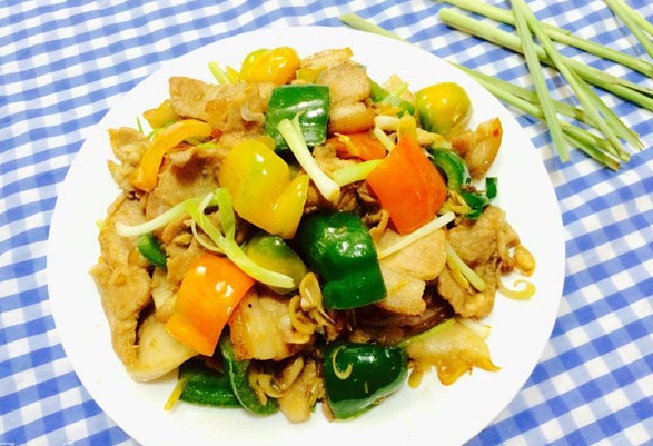 C&aacute;ch l&agrave;m thịt lợn rừng x&agrave;o sả ớt thơm ngon
