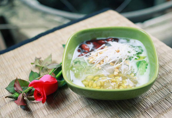 C&aacute;ch nấu ch&egrave; thập cẩm đ&uacute;ng vị Huế kh&ocirc;ng hề đơn giản
