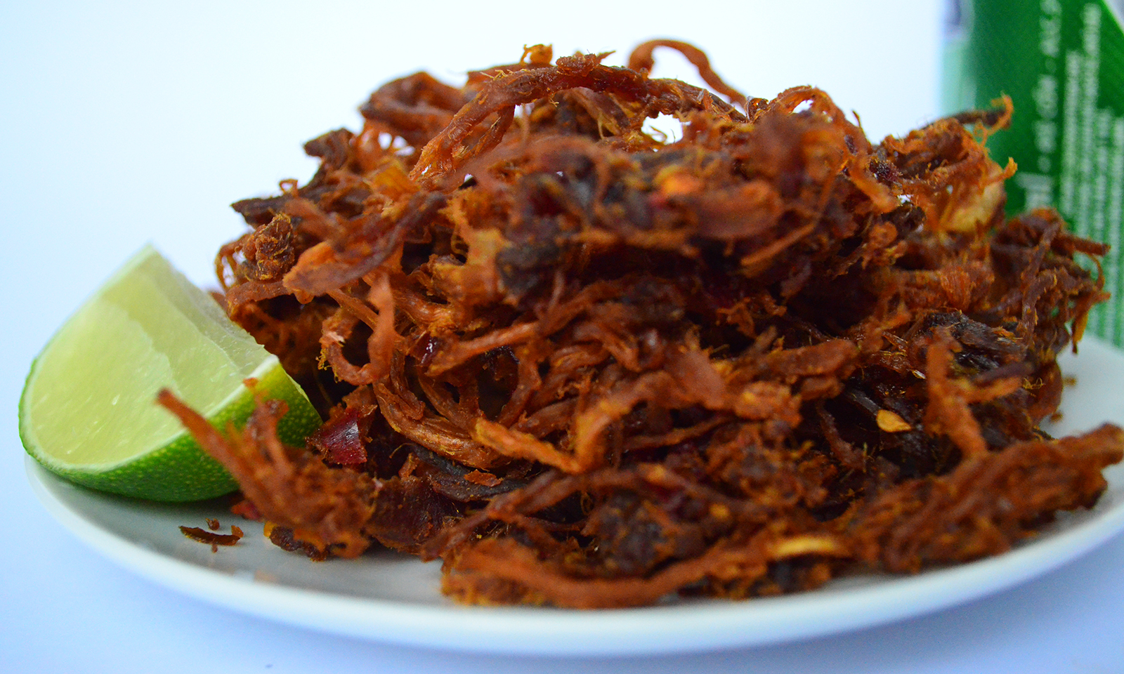 C&aacute;ch ph&acirc;n biệt thịt b&ograve; kh&ocirc; thật giả si&ecirc;u đơn giản