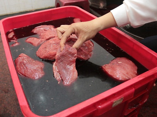 C&aacute;ch ph&acirc;n biệt thịt lợn giả thịt b&ograve; đơn giản nhất