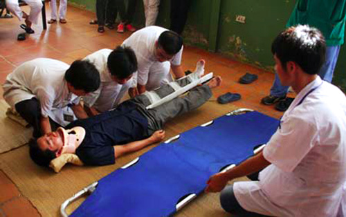 Sơ cứu chấn thương cột sống
