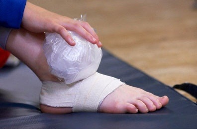 Sơ cứu trật khớp nhanh ch&oacute;ng, hiệu quả