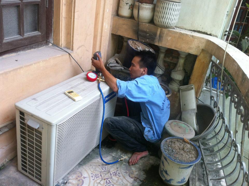 Thường xuy&ecirc;n vệ sinh v&agrave; bảo dưỡng c&aacute;c thiết bị điện l&agrave; mẹo tiết kiệm điện đơn giản nhất