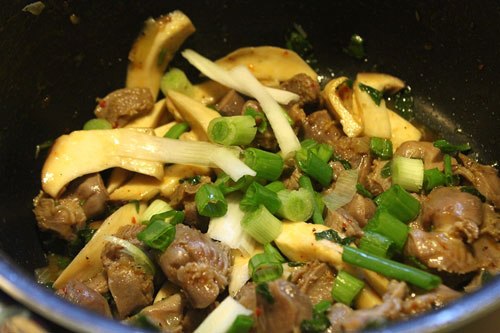 Nấm x&agrave;o thịt heo
