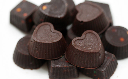 C&aacute;ch l&agrave;m socola cho Valentine trắng rất dễ &aacute;p dụng v&agrave; kh&ocirc;ng tốn thời gian
