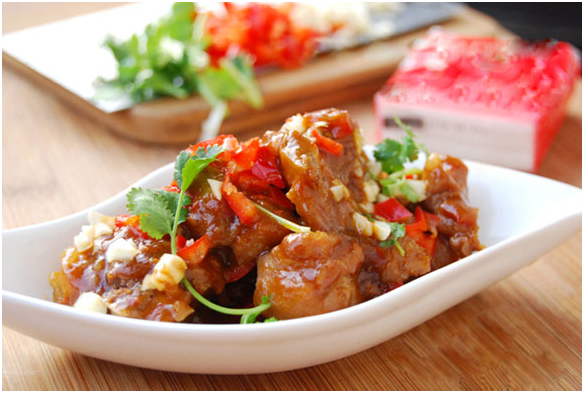 C&aacute;ch l&agrave;m sườn nướng sốt BBQ thơm ngon sẽ gi&uacute;p b&agrave; nội trợ chinh phục cả gia đ&igrave;nh