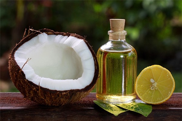T&aacute;c dụng của dầu dừa l&agrave; một điều kh&ocirc;ng thể phủ nhận song cần c&acirc;n nhắc kĩ khi lựa chọn nguồn cung cấp sản phẩm
