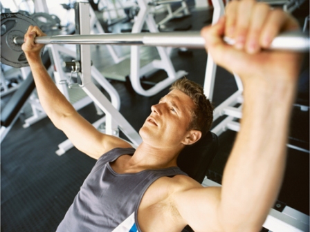 Bằng cách chú ý đ&ecirc;́n những đ&ocirc;̣ng tác khi t&acirc;̣p gym, vi&ecirc;̣c tăng c&acirc;n tăng cơ sẽ hi&ecirc;̣u quả và an toàn hơn