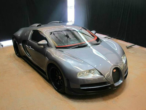 So với con số triệu đ&ocirc; của phi&ecirc;n bản thật th&igrave; sản phẩm nh&aacute;i lại si&ecirc;u xe Bugatti Veyron chỉ đ&aacute;ng xếp v&agrave;o loại &ocirc; t&ocirc; gi&aacute; rẻ