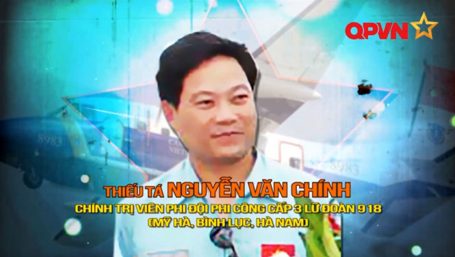 Thi thể này mặc quân phục quân nhân, trong người có giấy tờ tuỳ thân. Danh tính được xác định là thiếu tá Nguyễn Văn Chính - chính trị viên phi đội, phi công cấp 3 Lữ đoàn 918, một trong 9 người có mặt trên máy bay CASA 212 gặp nạn. Ảnh qpvn.vn