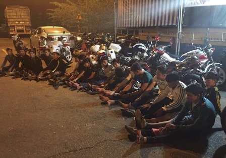 Đ&oacute;n l&otilde;ng, t&oacute;m gọn 20 
