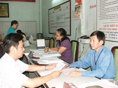 c&aacute;n bộ c&ocirc;ng chức